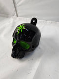 Antiker Totenkopf mit Symbol der Heiligtümer des Todes, Hornabdeckung