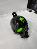 Antiker Totenkopf mit Symbol der Heiligtümer des Todes, Hornabdeckung
