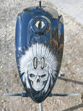 Indianer-Konsole mit 3D-Totenkopf-Kriegsmütze