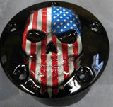 Punkte und Derby-Cover-Set mit Totenkopf mit amerikanischer Flagge auf glänzendem schwarzem Hintergrund