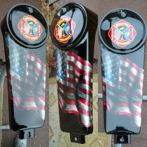 Harley Davidson 9/11 Tribut auf einer abgenutzten und zerfetzten amerikanischen Flagge Konsole