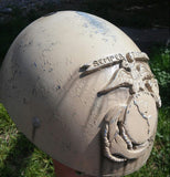 Helm USMC und Soldatenkreuz